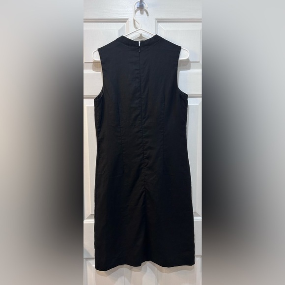 Women's 100% Linen Little Black Dress Sleeveless Ruffle V-Neck LBD Zip Back Sz 8 - Picture 2 of 8